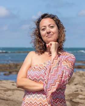 Photo d'Audrey Longetti d'1.2.3 Libère-toi. Praticienne en résolution émotionnelle et animatrice de yoga du rire. Les Sables d'Olonne, Vendée, France